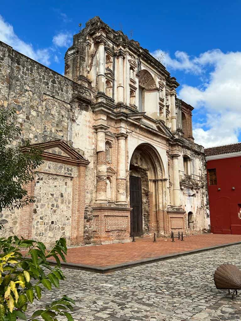 Cosa Vedere a La Antigua. Guida completa sulla perla del Guatemala